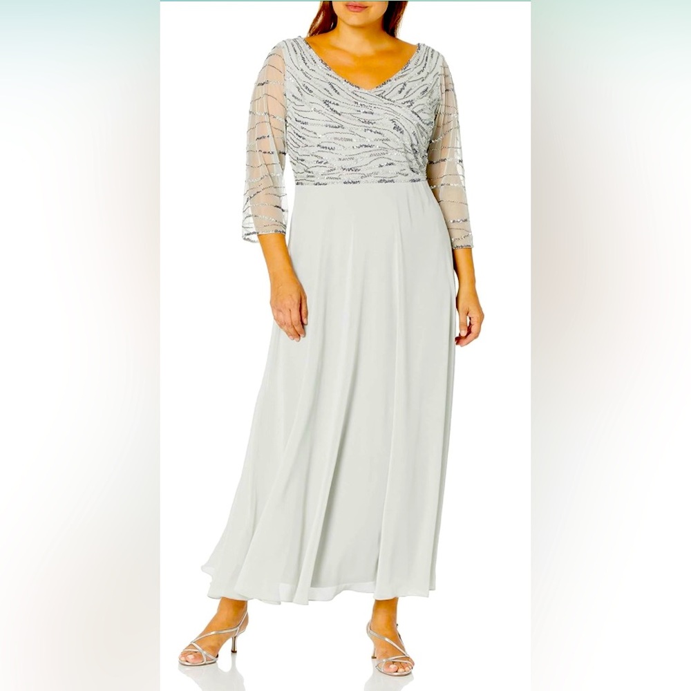 Women evening gown size P16